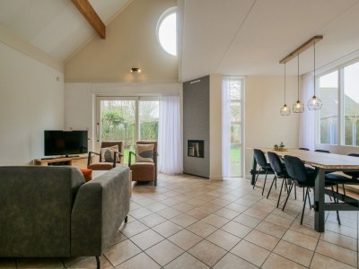 Holiday house Spacious holiday home in Julianadorp - Features photo 23