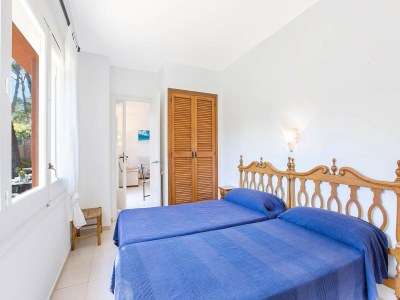 Apartment Apartment in Spain near Beach & City Center - Features photo 13