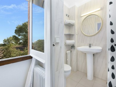 Apartment Apartment in Llafranc near Beach & Pool - Features photo 11