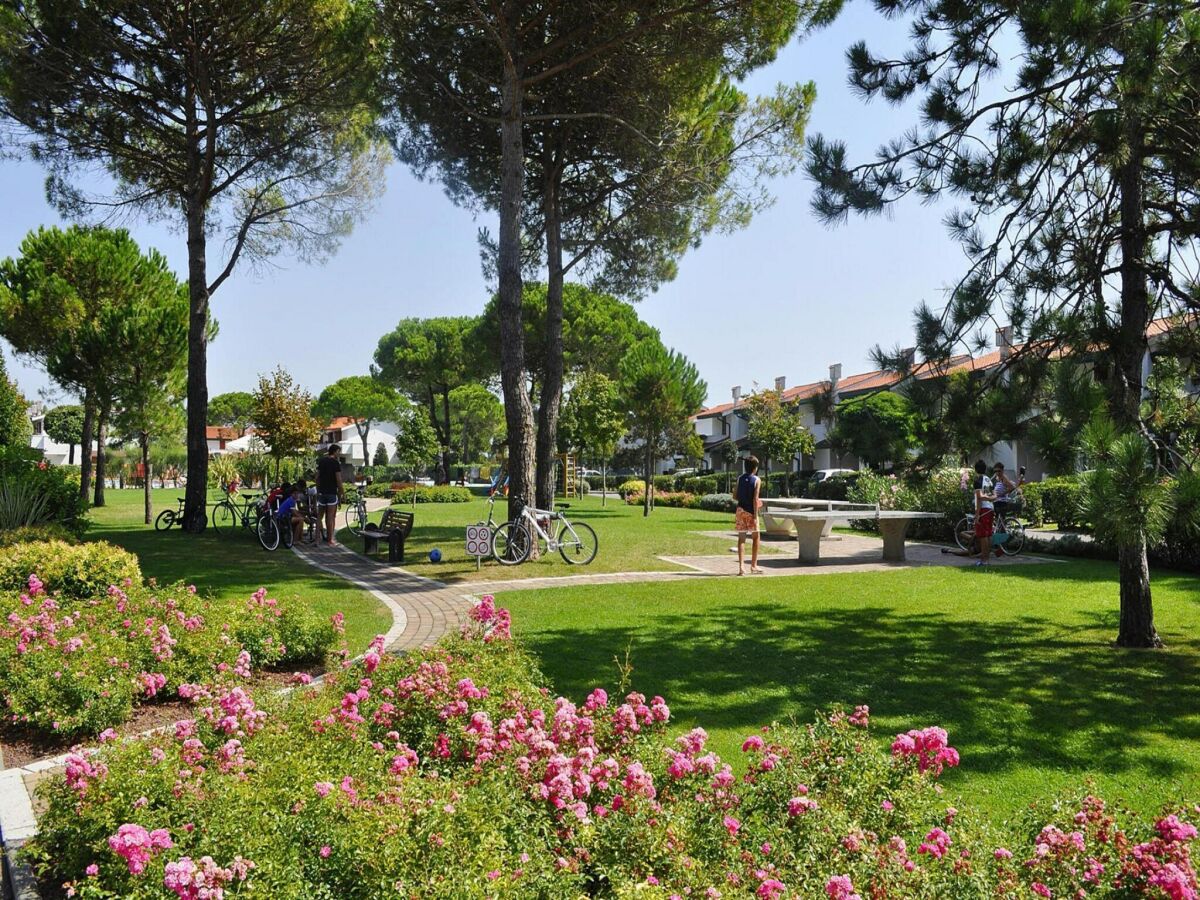 Holiday park Ferienanlage Villaggio Danubio, Bibione - Outdoor photo 5