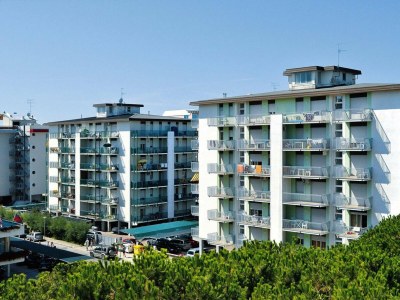 Holiday park Appartements Smeralda, Bibione Spiaggia - Outdoor photo 2