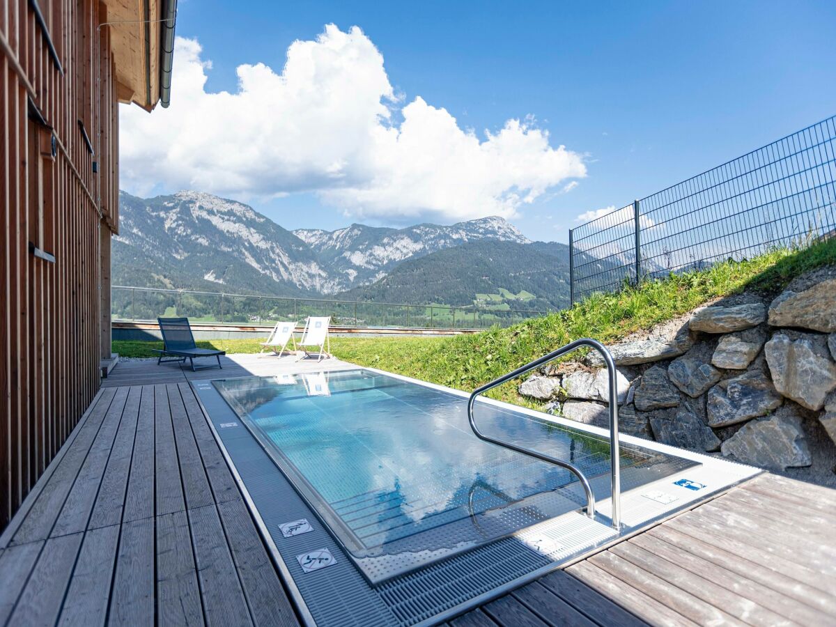 Holiday park Chalet mit warmem Pool auf der Terrasse - Outdoor photo 5