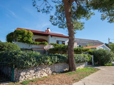 Apartment Three bedroom apartment with terrace and sea view Molat A-6249-a - Outdoor photo 2