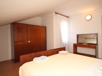 Apartment Two bedroom apartment with terrace and sea view Kukljica, Ugljan A-8237-a - Outdoor photo 19