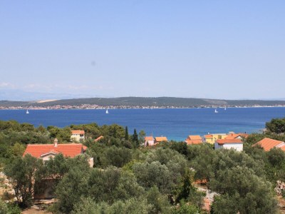 Apartment Two bedroom apartment with terrace and sea view Kukljica, Ugljan A-8237-a - Outdoor photo 29