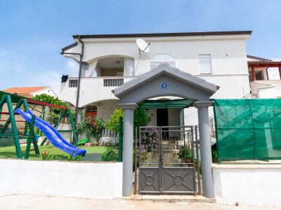 Apartment Two bedroom apartment with terrace Pakoštane, Biograd A-19889-a - Outdoor photo 3