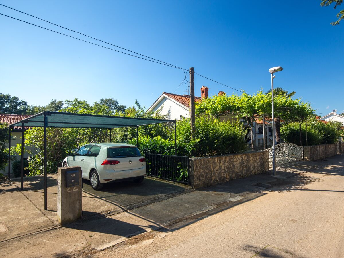 Apartment One bedroom apartment with terrace Njivice, Krk A-20519-a - Outdoor photo 2