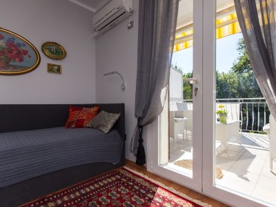 Apartment One bedroom apartment with terrace Njivice, Krk A-20519-a - Outdoor photo 7