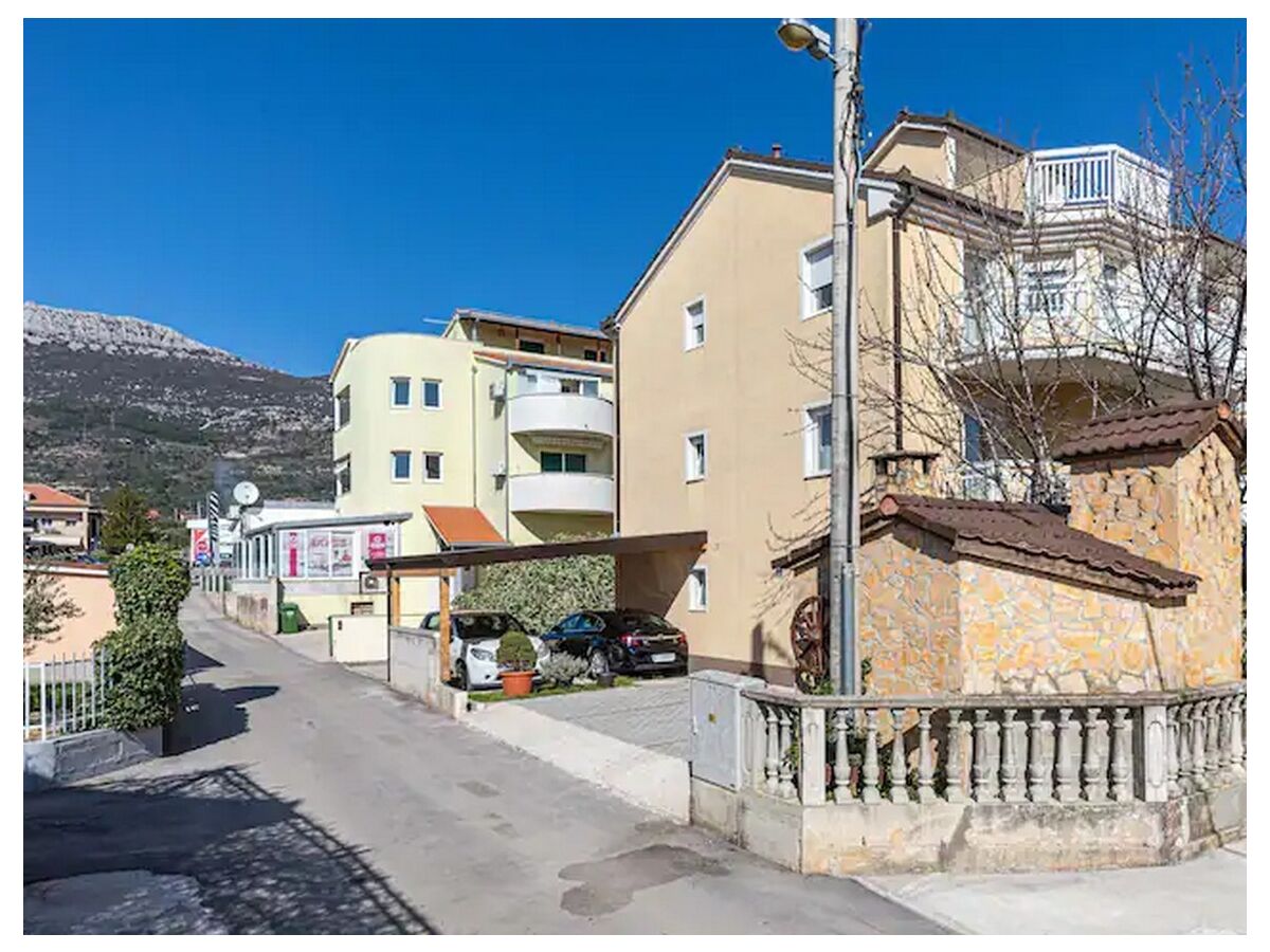 Apartment One bedroom apartment with balcony and sea view Kaštel Lukšić, Kaštela A-22071-a