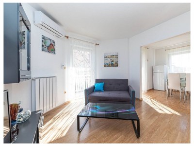 Apartment One bedroom apartment with balcony and sea view Kaštel Lukšić, Kaštela A-22071-a - Outdoor photo 5