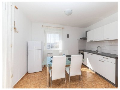 Apartment One bedroom apartment with balcony and sea view Kaštel Lukšić, Kaštela A-22071-a - Outdoor photo 8