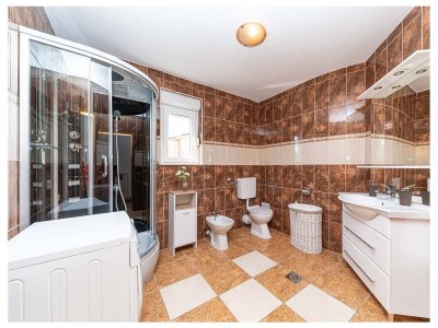 Apartment One bedroom apartment with balcony and sea view Kaštel Lukšić, Kaštela A-22071-a - Outdoor photo 11