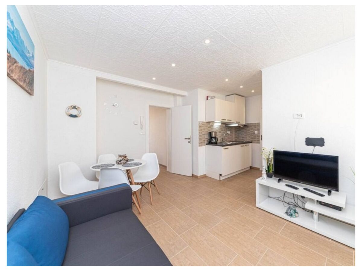 Apartment One bedroom apartment with terrace and sea view Kaštel Lukšić, Kaštela A-22071-b - Outdoor photo 5