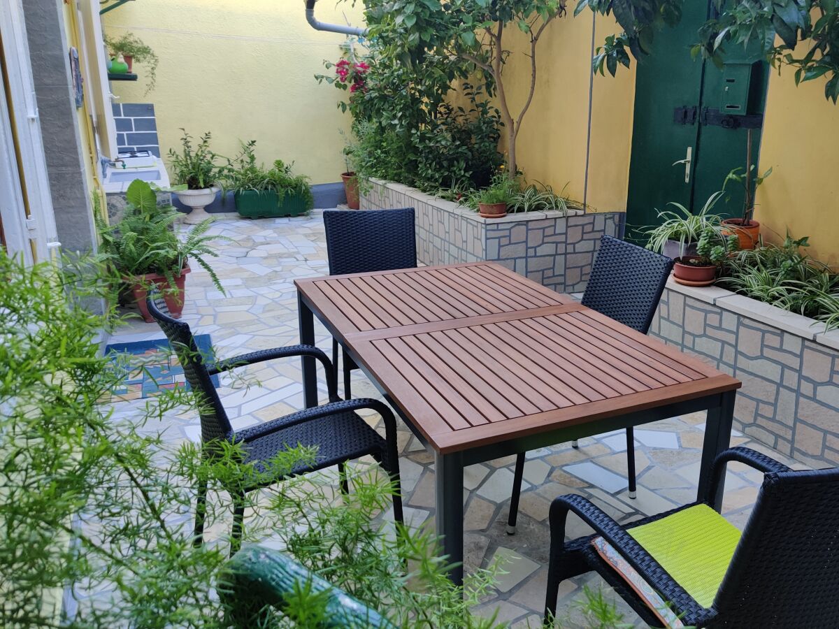 Apartment Two bedroom apartment with air-conditioning Veli Lošinj, Lošinj A-24154-a - Outdoor photo 3