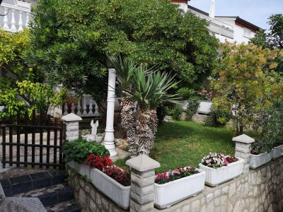 Apartment One bedroom apartment with balcony Lopar, Rab A-18896-c - Outdoor photo 5