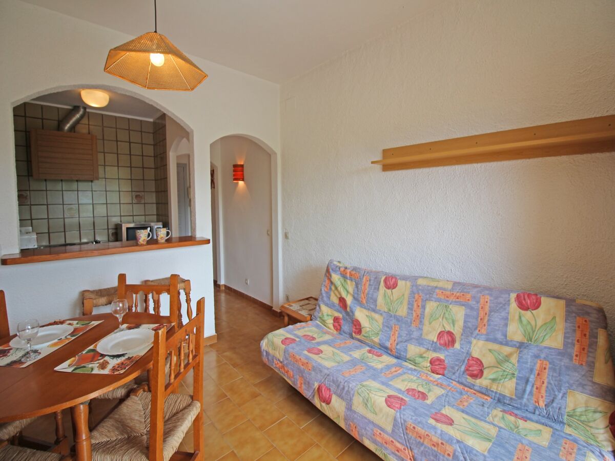 Apartment Studio in Empuriabrava near Sandy Beach