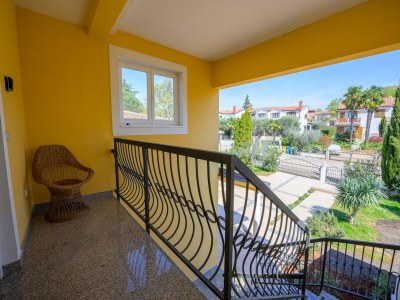 Apartment Bright apartment with communal pool - Outdoor photo 3
