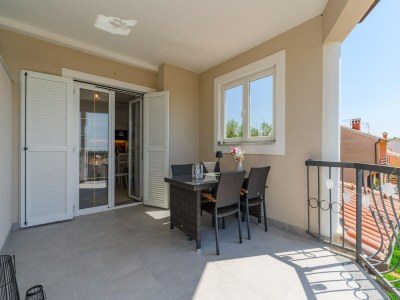 Apartment Bright apartment with communal pool - Outdoor photo 10