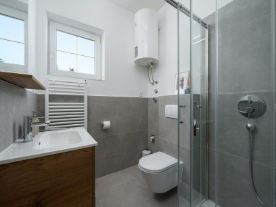 Apartment Bright apartment with communal pool - Features photo 17