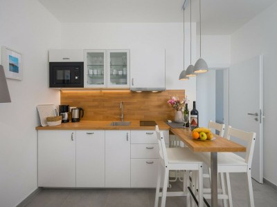 Apartment Attractive apartment with garden - Features photo 25