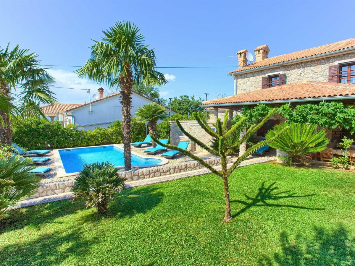 Holiday house Rustic holiday house MAGDALEA with pool - Outdoor photo 4