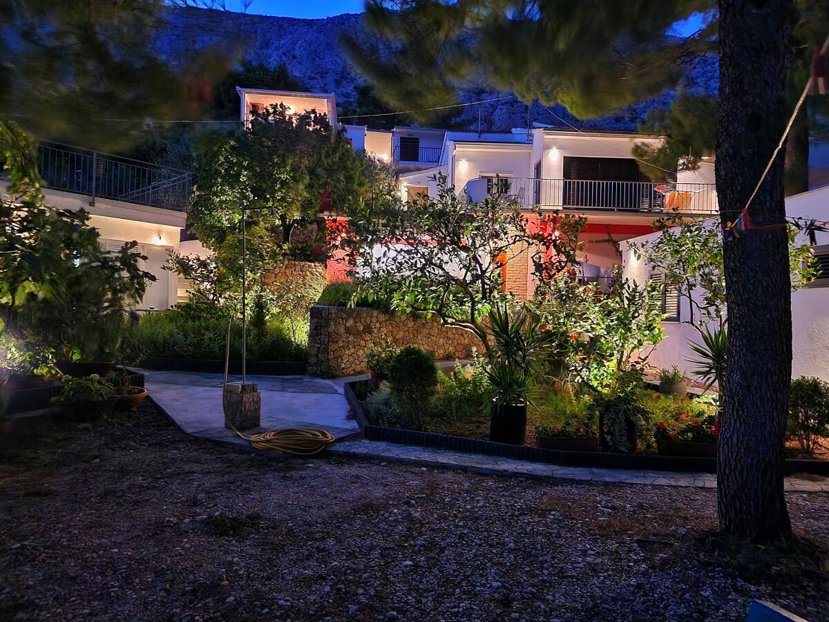 Apartment Two bedroom apartment with balcony and sea view Mimice, Omiš A-2972-c