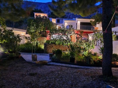 Apartment Two bedroom apartment with balcony and sea view Mimice, Omiš A-2972-c in Mimice - Apartment