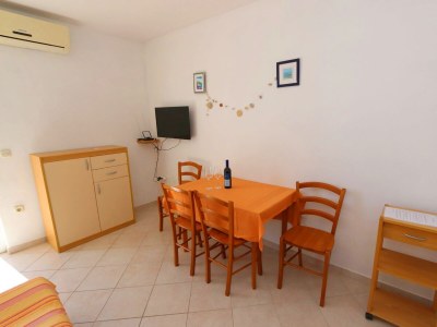 Apartment One bedroom apartment near beach Kustići, Pag A-4086-c - Outdoor photo 10