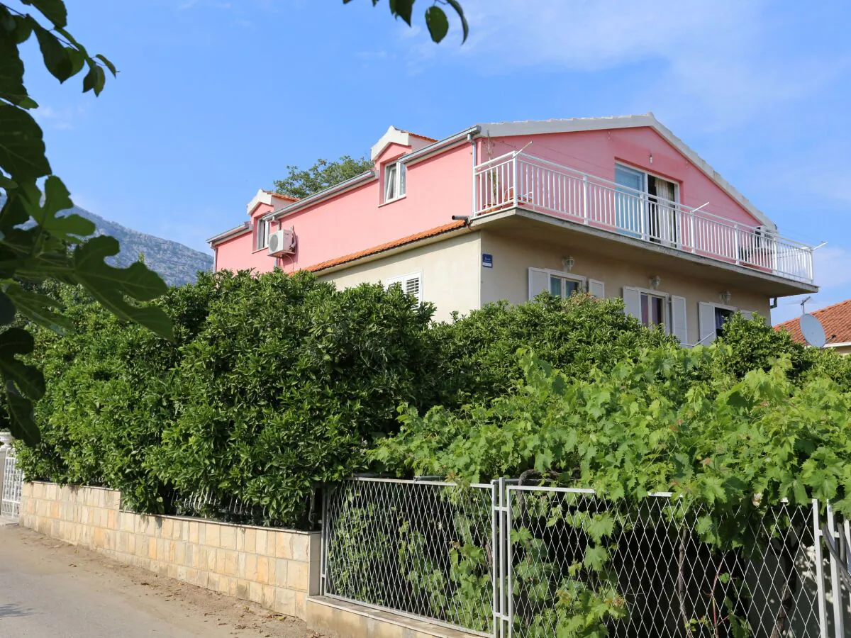 Apartment Three bedroom apartment with terrace Orebić, Pelješac A-10202-a