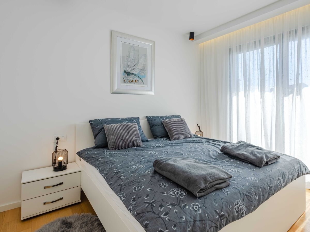 Apartment Three bedroom apartment with terrace and sea view Njivice, Krk A-24998-a - Outdoor photo 4