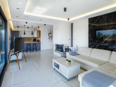 Apartment Three bedroom apartment with terrace and sea view Njivice, Krk A-24998-a - Outdoor photo 2