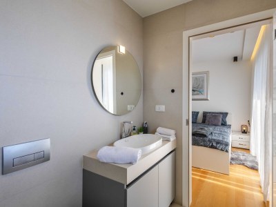 Apartment Three bedroom apartment with terrace and sea view Njivice, Krk A-24998-a - Outdoor photo 11