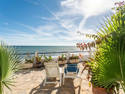 Holiday house Modern holiday home by beach in Calahonda in Western Costa del Sol - Holiday house