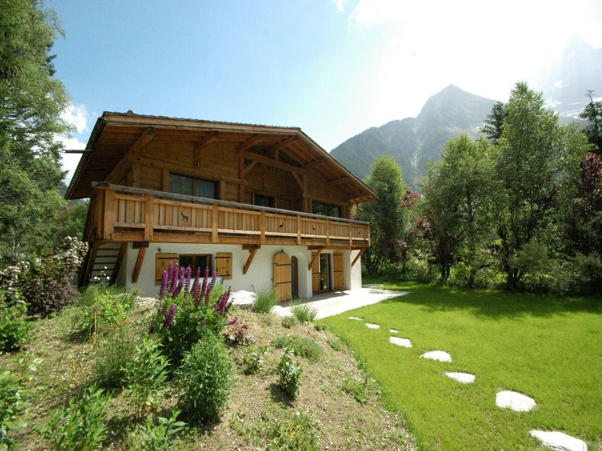 Chalet Mountain Chalet with Hot Tub, Sauna