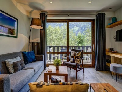 Apartment Modern Chamonix Apartment with Balconies - Features photo 8