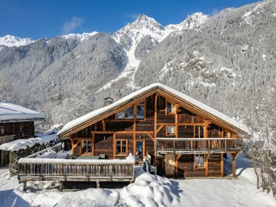 Chalet Rustic Luxury Chalet in Les Bois - Outdoor photo 4