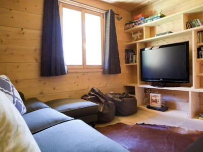 Chalet Rustic Luxury Chalet in Les Bois - Features photo 15