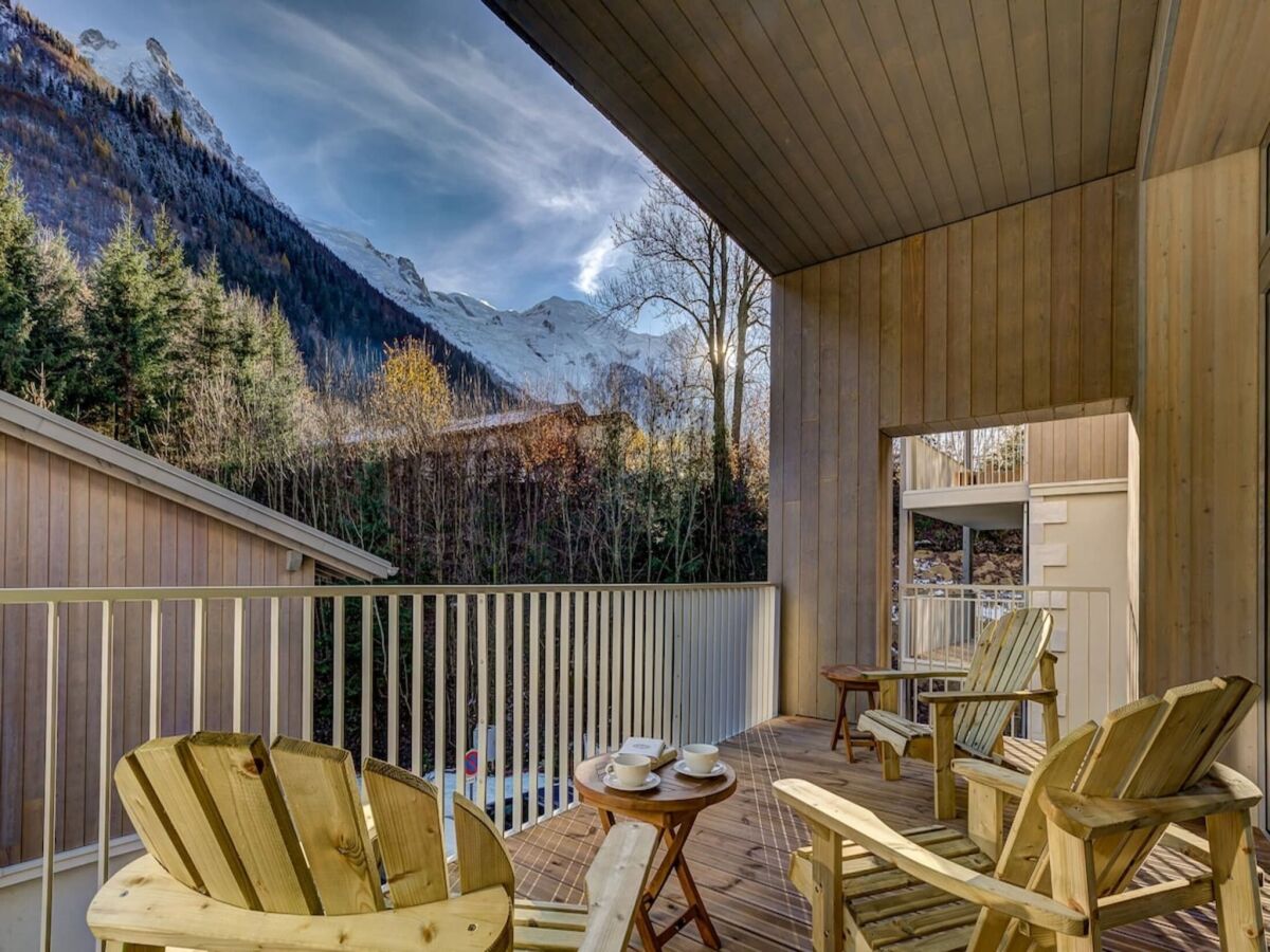 Apartment Cozy Chamonix Base with Scenic Balcony - Outdoor photo 5