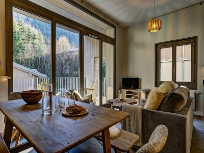 Apartment Cozy Chamonix Base with Scenic Balcony - Features photo 6