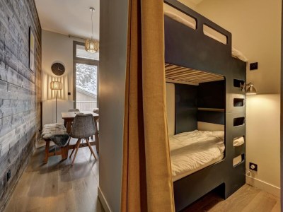 Apartment Cozy Chamonix Base with Scenic Balcony - Features photo 10