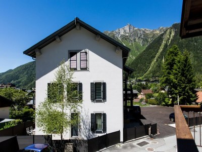 Apartment Stylish 4-Bed Alpine Escape, Chamonix in Chamonix - Apartment