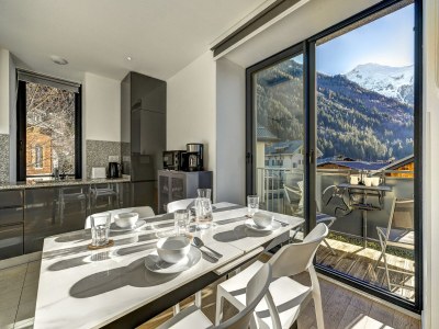 Apartment Stylish 4-Bed Alpine Escape, Chamonix - Features photo 11