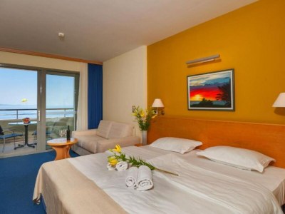 Apartment Premium Double Room With Private Bathroom - Features photo 21