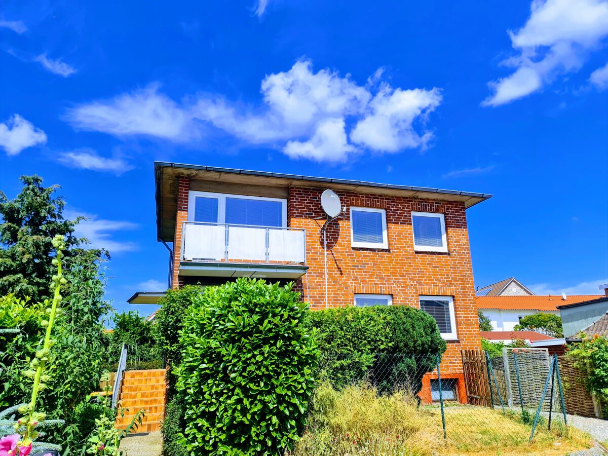 Holiday house No title