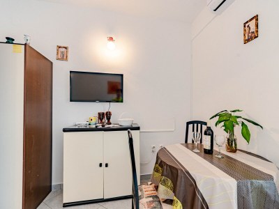 Apartment One bedroom apartment near beach Kneža, Korčula A-10168-a - Outdoor photo 9