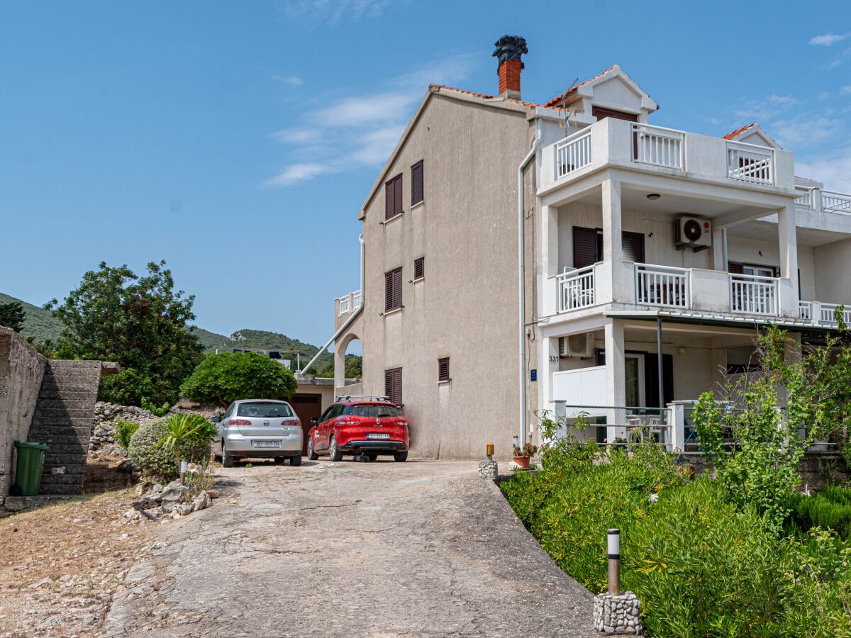 Apartment Three bedroom apartment near beach Kneža, Korčula A-10168-c