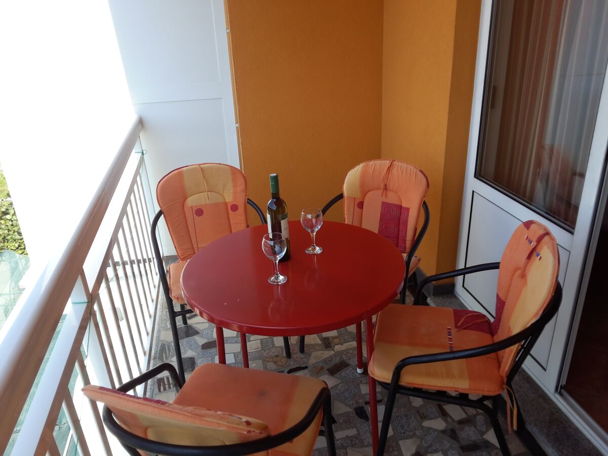 Apartment One bedroom apartment with balcony and sea view Gradac, Makarska A-13681-a