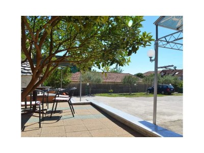 Apartment Two bedroom apartment with air-conditioning Gradac, Makarska A-13681-b - Outdoor photo 3