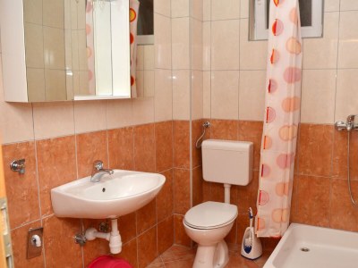 Apartment Two bedroom apartment with air-conditioning Gradac, Makarska A-13681-d - Outdoor photo 13