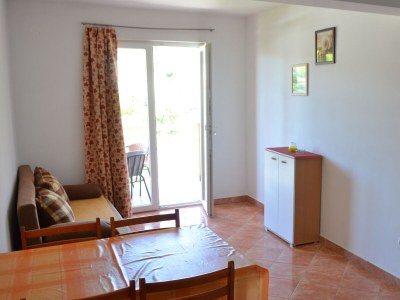 Apartment One bedroom apartment with balcony and sea view Gradac, Makarska A-13681-e - Outdoor photo 9